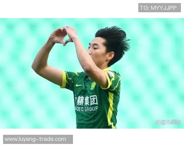 亚冠遭绝杀出局！国安1-2河内 3度失单刀后被反转 曹永竞抵触染红